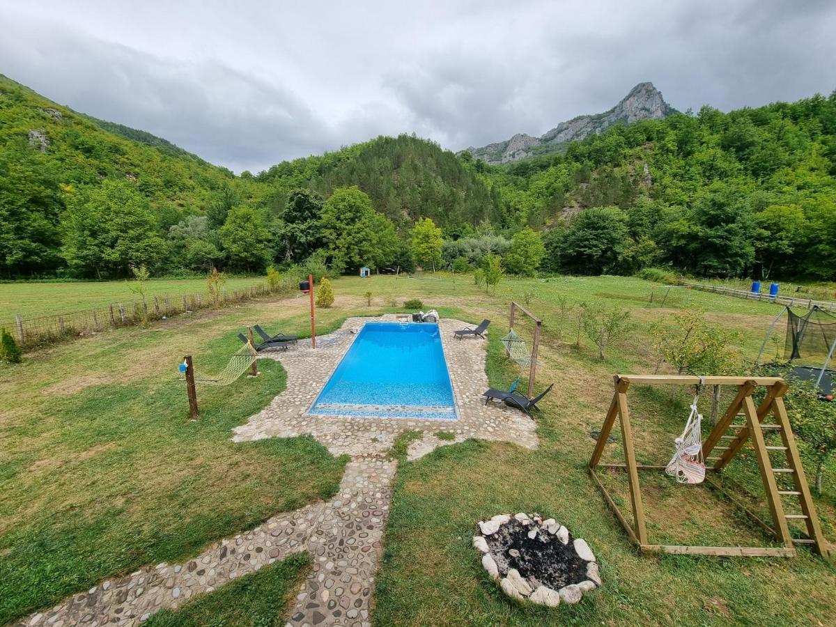 Exo Log Cottage Jezero  Eksteriør billede